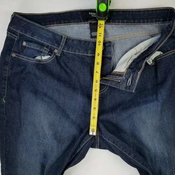 Torrid Denim 18R Blue Jeans Pocket Logo Tag Womens - Picture 3 of 9